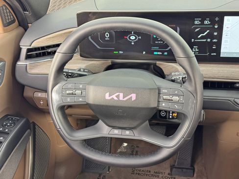 Used 2024 Kia EV9 Land image 22