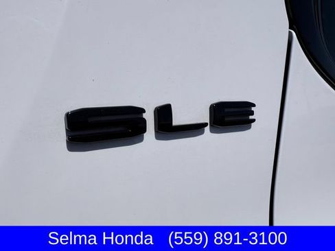 Used 2022 GMC Acadia SLE w/ Driver Convenience Package FWD image 29