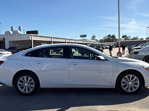 Used 2025 Chevrolet Malibu LT image 4