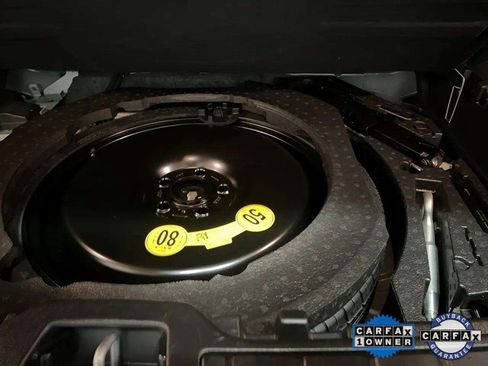 Used 2025 Volvo XC40 B5 Plus image 86