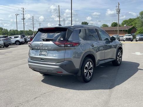 Used 2023 Nissan Rogue SV w/ SV Premium B Package FWD image 5
