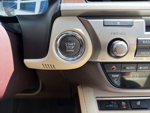 Used 2018 Lexus ES 350 w/ Navigation System Package FWD image 18