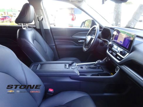 Used 2024 Toyota Grand Highlander FWD image 16