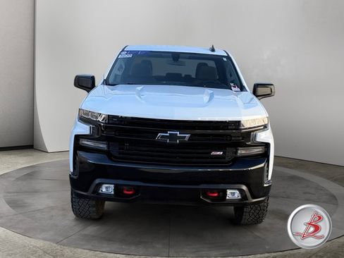 Used 2020 Chevrolet Silverado 1500 LT Trail Boss w/ Convenience Package AWD/4WD image 2