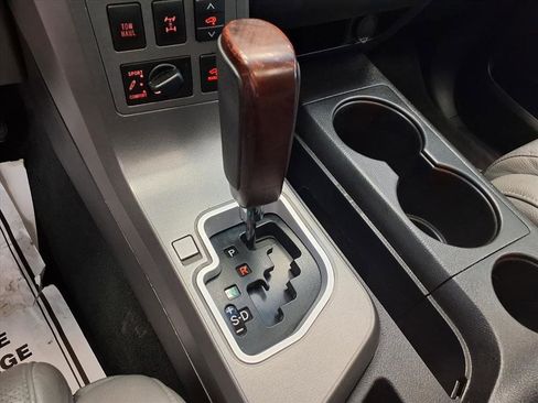 Used 2015 Toyota Sequoia Platinum image 17