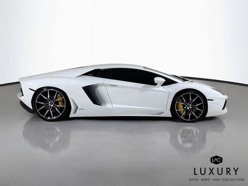 Used 2017 Lamborghini Aventador LP 700-4 AWD/4WD image 5