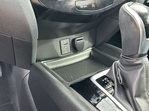 Used 2017 Nissan Rogue SV w/ SV Premium Package FWD image 27