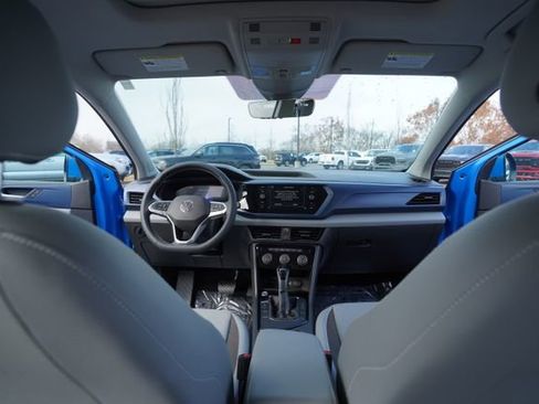 Used 2023 Volkswagen Taos SE w/ Panoramic Sunroof Package image 25