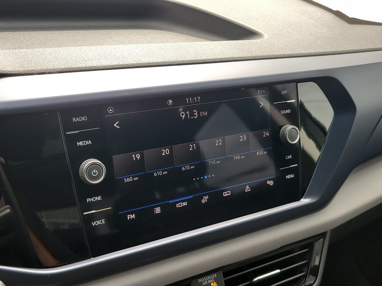 Used 2023 Volkswagen Taos SE w/ Panoramic Sunroof Package FWD image 20