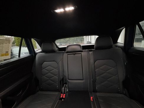 Used 2025 Volkswagen Atlas Cross Sport SE image 38