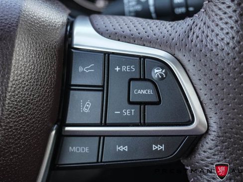 Used 2024 Toyota Sienna Platinum image 35