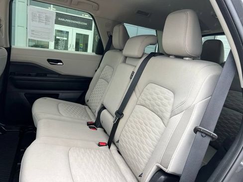 Used 2022 Nissan Pathfinder SV w/ Cargo Package AWD/4WD image 23