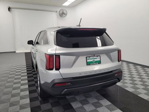 Used 2022 Kia Sorento LX FWD image 6