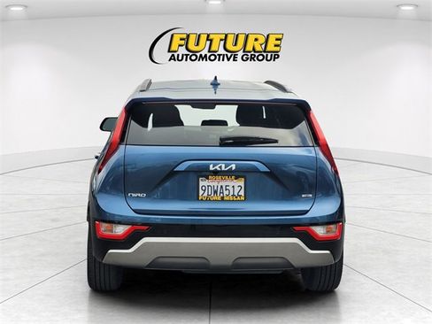 Used 2023 Kia Niro EX Touring image 8