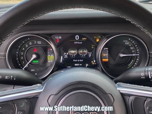 Used 2022 Jeep Wrangler Unlimited Sahara AWD/4WD image 23