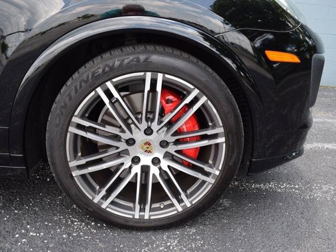 Used 2017 Porsche Cayenne GTS AWD/4WD image 18