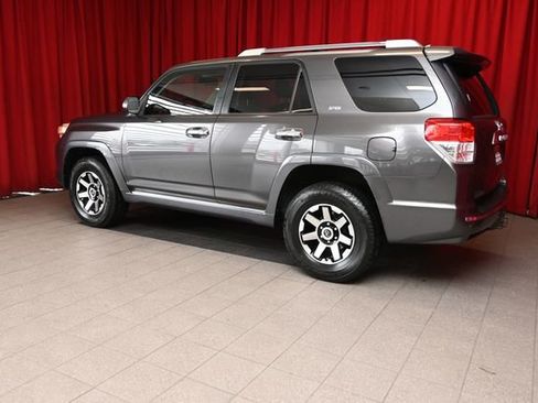 Used 2011 Toyota 4Runner SR5 w/ Convenience Pkg image 5
