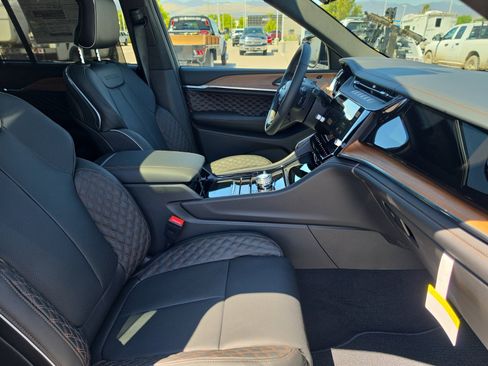 New 2026 Jeep Grand Cherokee Summit AWD/4WD image 30