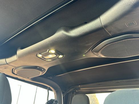 Certified 2020 Jeep Wrangler Sport image 21