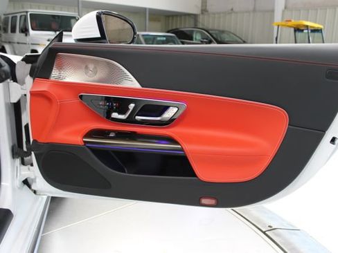 Used 2023 Mercedes-Benz SL 43 AMG image 28