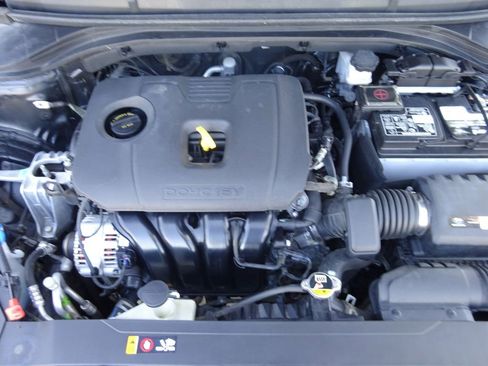 Used 2019 Hyundai Elantra SE w/ Cargo Package FWD image 10
