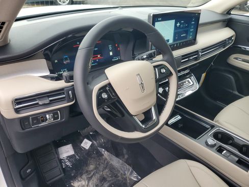 New 2026 Lincoln Corsair Premiere image 13