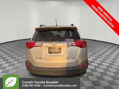 Used 2015 Toyota RAV4 LE AWD/4WD image 6