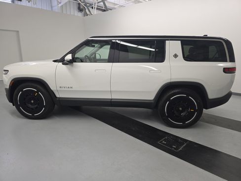 Used 2025 Rivian R1S Adventure AWD/4WD image 2