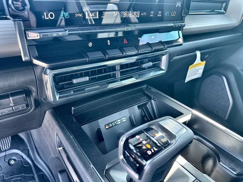 New 2026 GMC Hummer EV 4x4 Crew Cab image 27