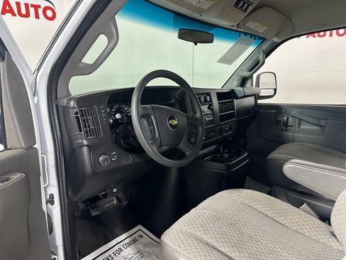 Used 2017 Chevrolet Express 3500 LT w/ LT Preferred Equipment Group RWD image 13