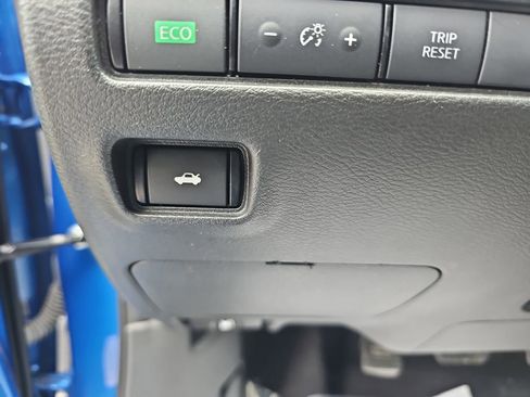 Used 2024 Nissan Sentra SV FWD image 17