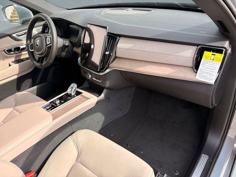 New 2026 Volvo XC90 B6 Plus w/ Protection Package Premier AWD/4WD image 27