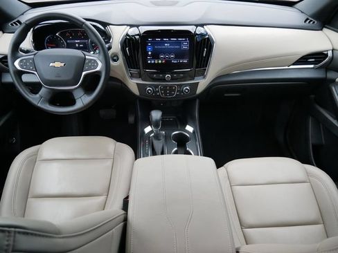 Used 2023 Chevrolet Traverse LT AWD/4WD image 11