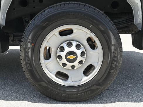 Used 2024 Chevrolet Silverado 2500 W/T w/ WT Convenience Package AWD/4WD image 8