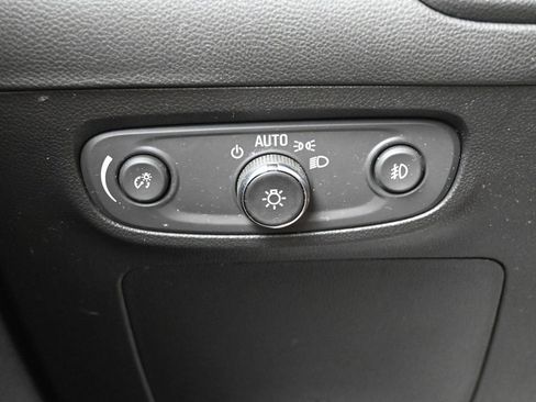 Used 2023 Buick Encore GX Select w/ Sport Touring Package FWD image 20