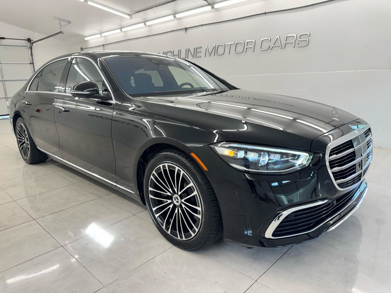 Used 2023 Mercedes-Benz S 500 4MATIC image 3