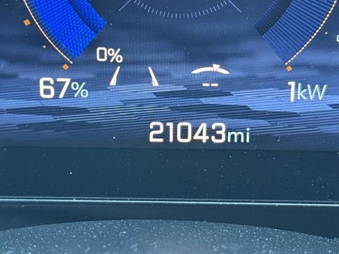 Used 2025 Chevrolet Equinox EV LT w/ Convenience Package image 3