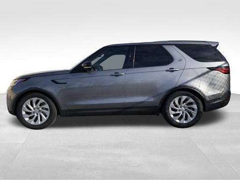 Certified 2025 Land Rover Discovery S image 5