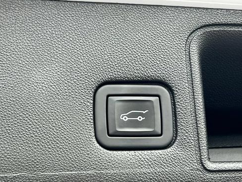 Certified 2024 GMC Terrain SLE w/ Driver Convenience Package AWD/4WD image 36