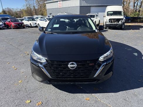 New 2025 Nissan Sentra SR w/ SR Premium Package FWD image 2