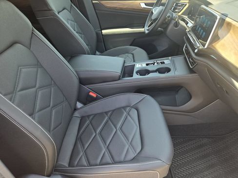 New 2026 Volkswagen Atlas SE FWD image 13