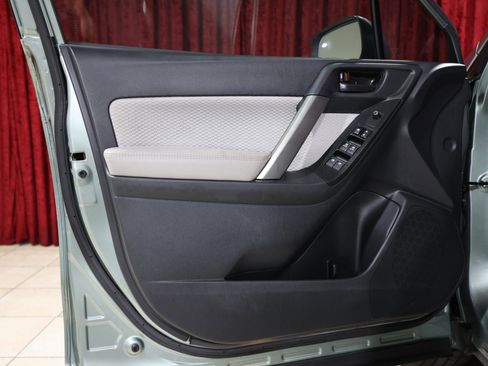 Used 2017 Subaru Forester 2.5i w/ Alloy Wheel Package image 11