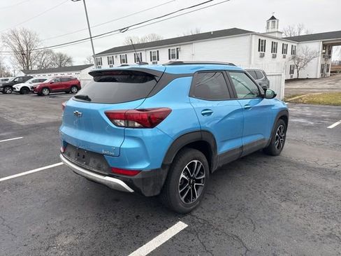 Used 2025 Chevrolet TrailBlazer LT w/ LT Cold Weather Package image 11