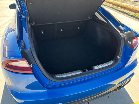 Used 2018 Kia Stinger Premium image 28