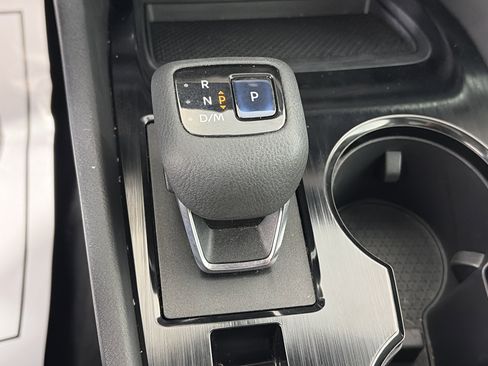 Used 2021 Nissan Rogue SV w/ Premium Package image 26