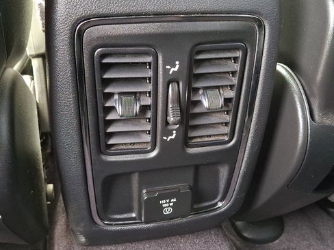 Used 2018 Jeep Grand Cherokee Altitude AWD/4WD image 20