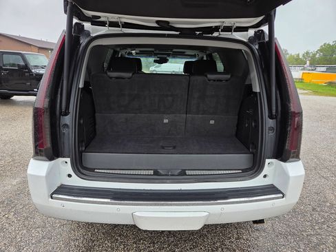 Used 2017 GMC Yukon Denali w/ Open Road Package AWD/4WD image 17