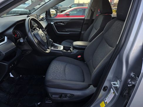 Used 2021 Toyota RAV4 XLE image 14