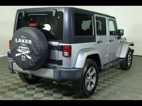 Used 2016 Jeep Wrangler Unlimited Sahara w/ Trailer Tow Group AWD/4WD image 11