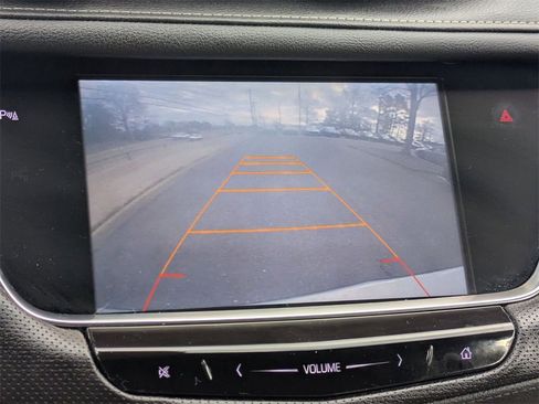 Used 2017 Cadillac XT5 Luxury w/ Driver Awareness Package image 19